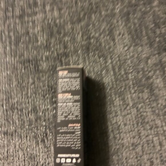 Huda Beauty Lip Blush - Rosy Kiss - NWT - Picture 2 of 4